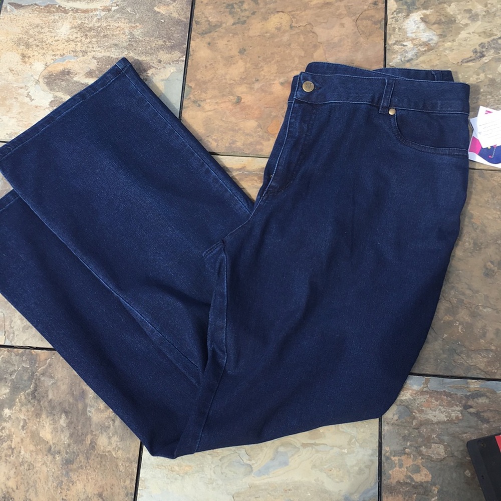 Women with Control Stretch Boot Cut Jean NWT